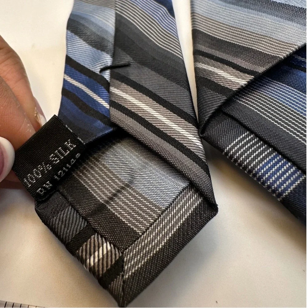 ck Calvin Klein‎ Silk Sophisticated Necktie Striped Blue Gray Business Career